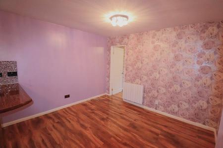2 bedroom Flat to let in Greatmeadow, Blackthorn, Northampton, NN3