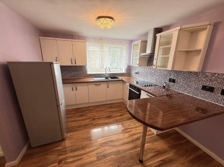 2 bedroom Flat to let in Greatmeadow, Blackthorn, Northampton, NN3