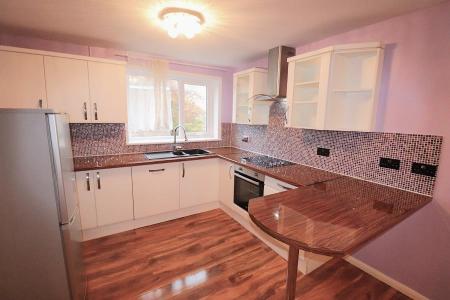 2 bedroom Flat to let in Greatmeadow, Blackthorn, Northampton, NN3