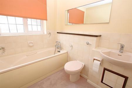 4 bedroom Detached house for sale in Ravens Croft, East Hunsbury