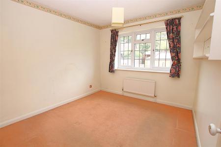 4 bedroom Detached house for sale in Ravens Croft, East Hunsbury