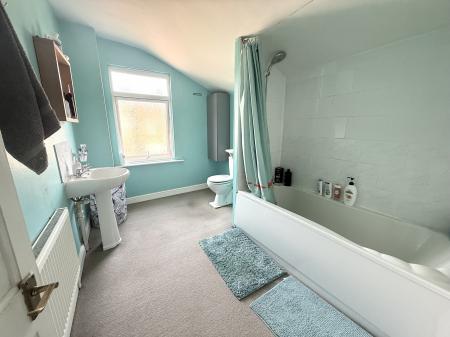 2 bedroom Terraced House to let in Abbey Road, Far Cotton, Northampton, NN4
