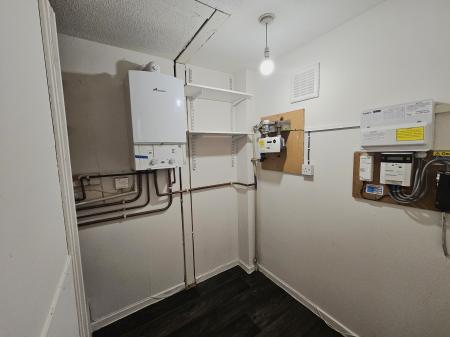 2 bedroom Flat to let in Crickley Crescent, Briar Hill, Northampton, NN4