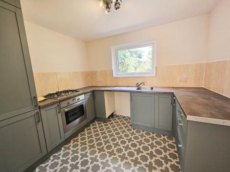 2 bedroom Flat to let in Crickley Crescent, Briar Hill, Northampton, NN4