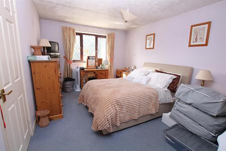 4 bedroom Detached house for sale in West Rising, East Hunsbury