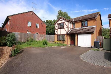 4 bedroom Detached house for sale in West Rising, East Hunsbury