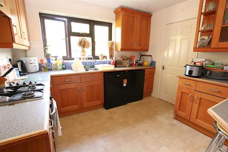 4 bedroom Detached house for sale in West Rising, East Hunsbury
