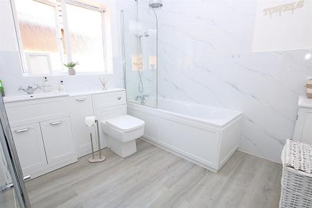 4 bedroom Detached house for sale in Battalion Drive, Wootton
