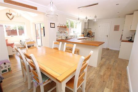 4 bedroom Detached house for sale in Battalion Drive, Wootton