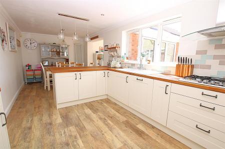 4 bedroom Detached house for sale in Battalion Drive, Wootton