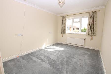 1 bedroom Flat for sale in Wootton Brook Close, East Hunsbury