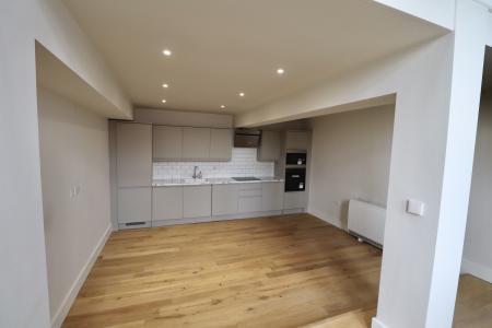 2 bedroom Flat to let in Artizan Road, Abington, Northampton, NN1