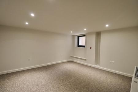 2 bedroom Flat to let in Artizan Road, Abington, Northampton, NN1