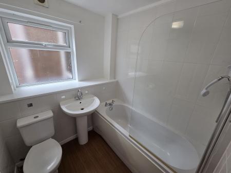 1 bedroom Flat to let in Newton Road, Duston, Northampton, NN5