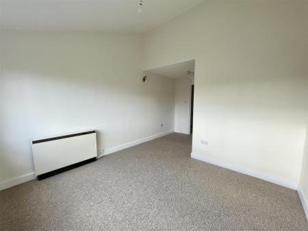 1 bedroom Studio flat for sale in Pyramid Close, Northampton