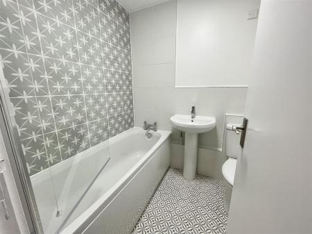 1 bedroom Studio flat for sale in Pyramid Close, Northampton