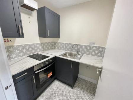 1 bedroom Studio flat for sale in Pyramid Close, Northampton
