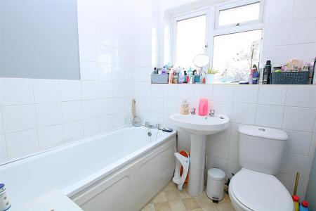 2 bedroom Semi-detached house for sale in Fleetwind Drive, East Hunsbury