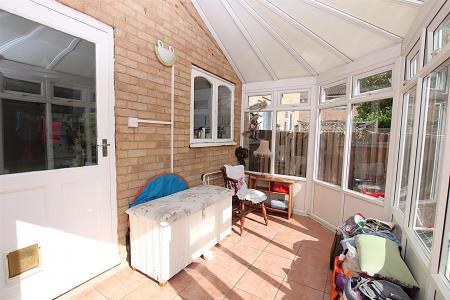 2 bedroom Semi-detached house for sale in Fleetwind Drive, East Hunsbury