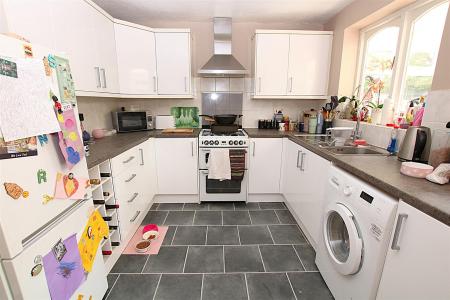 2 bedroom Semi-detached house for sale in Fleetwind Drive, East Hunsbury