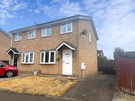 2 bedroom Semi-detached house for sale in Summit Rise, East Hunsbury