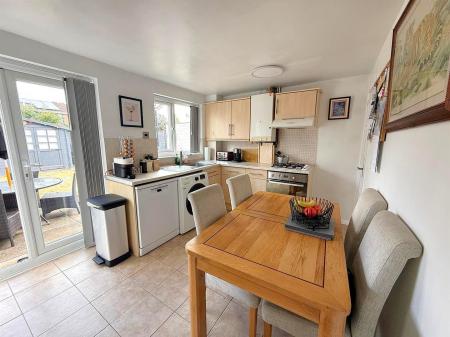 2 bedroom Semi-detached house for sale in Summit Rise, East Hunsbury
