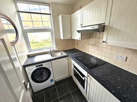 1 bedroom Flat to let in Victoria Promenade, Northampton, NN1