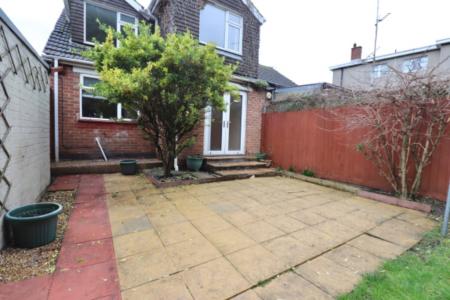 3 bedroom Semi-detached house to let in Chalcombe Avenue, Kingsthorpe, Northampton, NN2