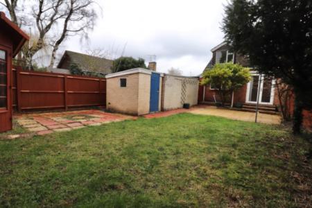 3 bedroom Semi-detached house to let in Chalcombe Avenue, Kingsthorpe, Northampton, NN2