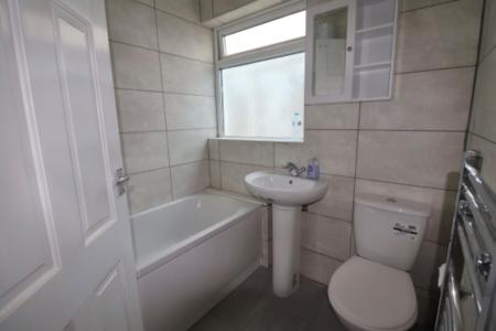 3 bedroom Semi-detached house to let in Chalcombe Avenue, Kingsthorpe, Northampton, NN2