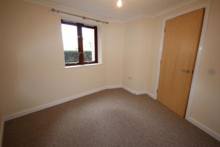 2 bedroom Flat to let in Henry Bird Way, Southbridge, Northampton, NN4