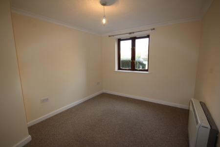 2 bedroom Flat to let in Henry Bird Way, Southbridge, Northampton, NN4