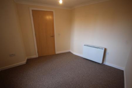 2 bedroom Flat to let in Henry Bird Way, Southbridge, Northampton, NN4
