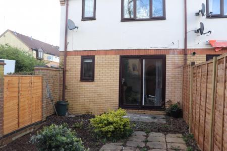 1 bedroom Flat to let in Woodpecker Way, East Hunsbury, Northampton, NN4