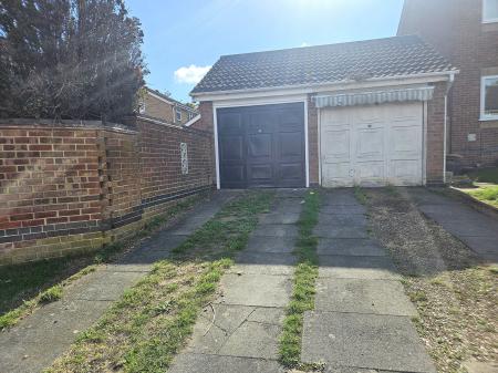 3 bedroom Semi-detached house to let in Merry Hill, West Hunsbury, Northampton, NN4
