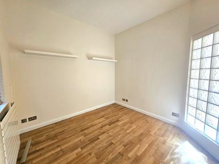 2 bedroom Flat to let in Clare Street, Northampton, NN1