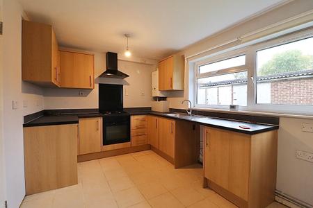 2 bedroom Flat to let in Montague Crescent, Ryehill, Northampton, NN5