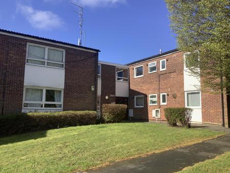 2 bedroom Flat to let in Montague Crescent, Ryehill, Northampton, NN5