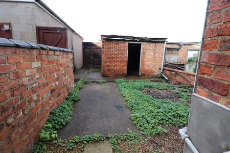 1 bedroom Flat to let in St Leonards Road, Far Cotton, Northampton, NN4