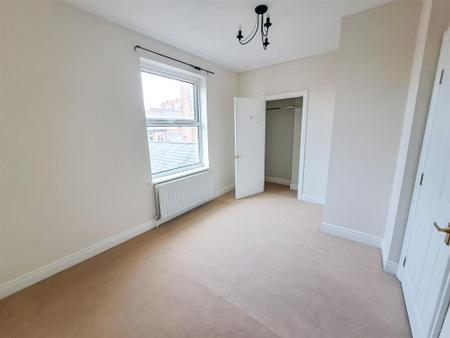 2 bedroom Flat to let in College Street, Town Centre, Northampton, NN1