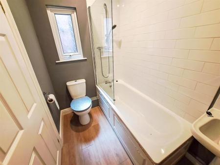 2 bedroom Flat to let in College Street, Town Centre, Northampton, NN1