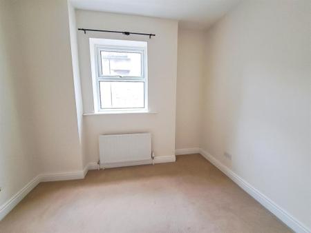 2 bedroom Flat to let in College Street, Town Centre, Northampton, NN1