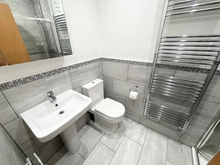 4 bedroom Town house to let in Johnson Court, Southbridge, Northampton, NN4