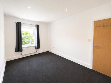 4 bedroom Town house to let in Johnson Court, Southbridge, Northampton, NN4
