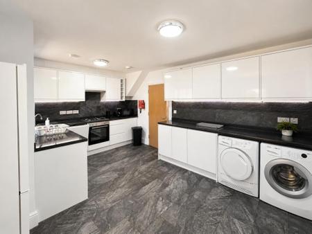 4 bedroom Town house to let in Johnson Court, Southbridge, Northampton, NN4