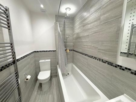 4 bedroom Town house to let in Johnson Court, Southbridge, Northampton, NN4