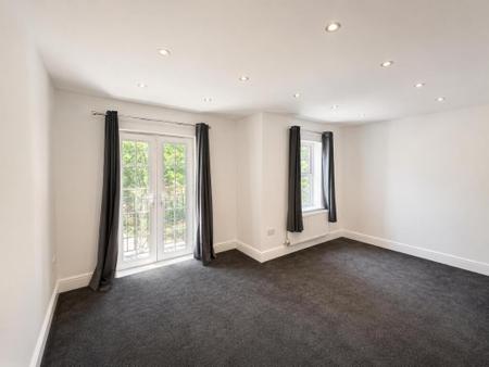 4 bedroom Town house to let in Johnson Court, Southbridge, Northampton, NN4