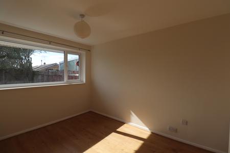 2 bedroom Bungalow to let in Mallory Walk, Parklands, Northampton, NN3