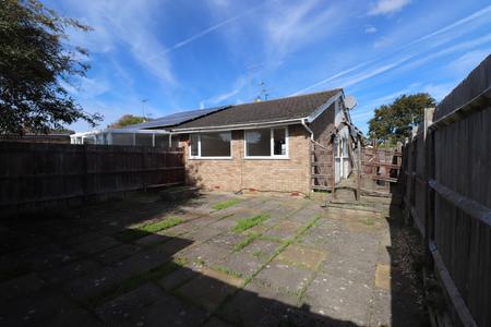 2 bedroom Bungalow to let in Mallory Walk, Parklands, Northampton, NN3
