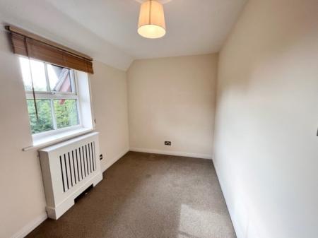 2 bedroom Flat to let in Blakemere Drive, Kingsmead, CW9